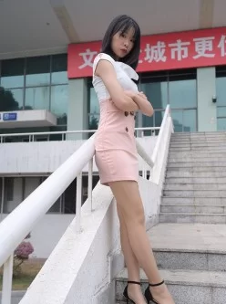 【视频】丝袜短裙高跟长腿美女【18V/7.99G/百度云】