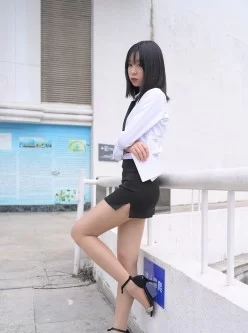 【视频】制服包臀裙肉丝长腿高跟美女【14V/6.88G/百度云】