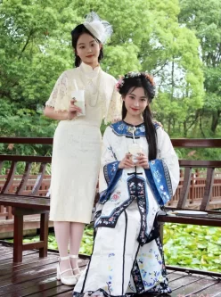 [初夏女神]柒柒&双双 旗袍白丝姐妹花